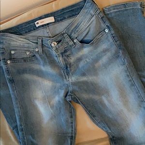 Levi’s Legging Light Wash Jeans!